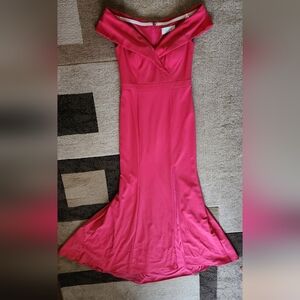 Pretty in Pink Off the shoulder Dress. SIZE: 6 COLOR: Pink